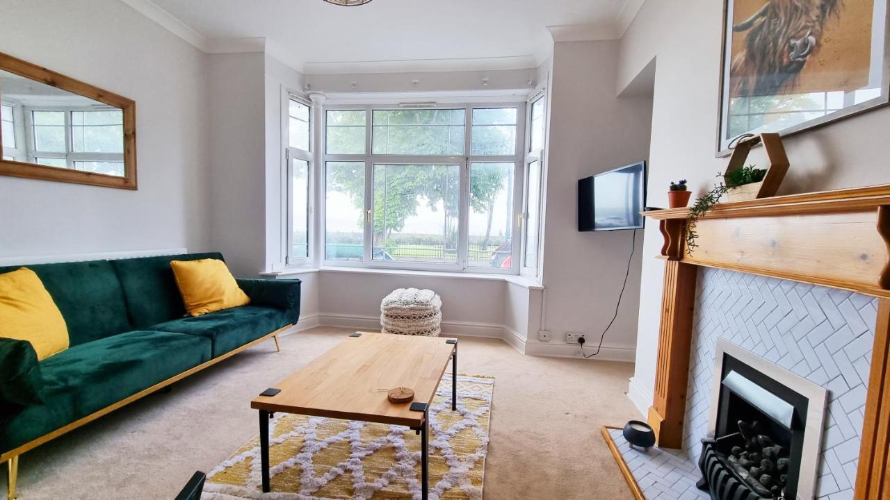 Lovely Seafront Apartment With Garden Swansea Kültér fotó